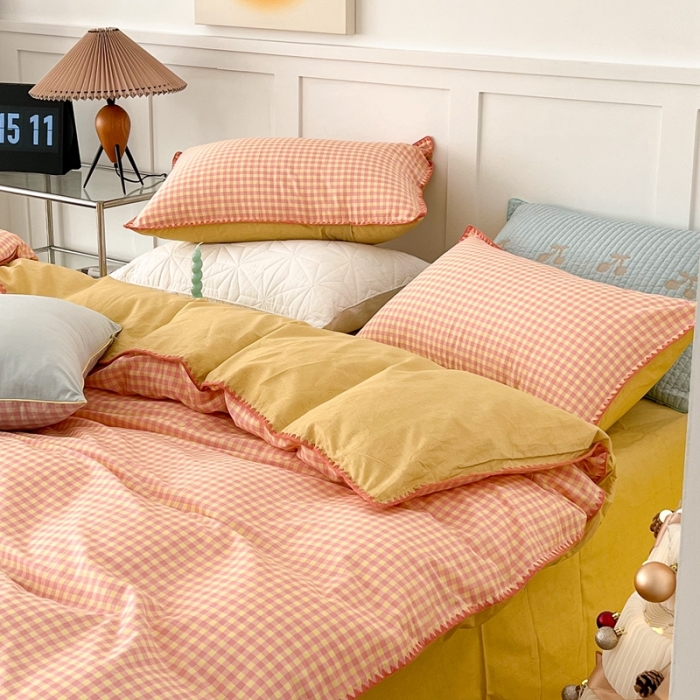 91家纺网 家纺一手货源 找家纺 昔可家纺 2022新款全棉贝壳三角针格子款四件套 粉黄格