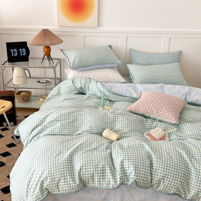 91家纺网 家纺一手货源 找家纺 昔可家纺 2022新款全棉贝壳三角针格子款四件套 奶蓝格