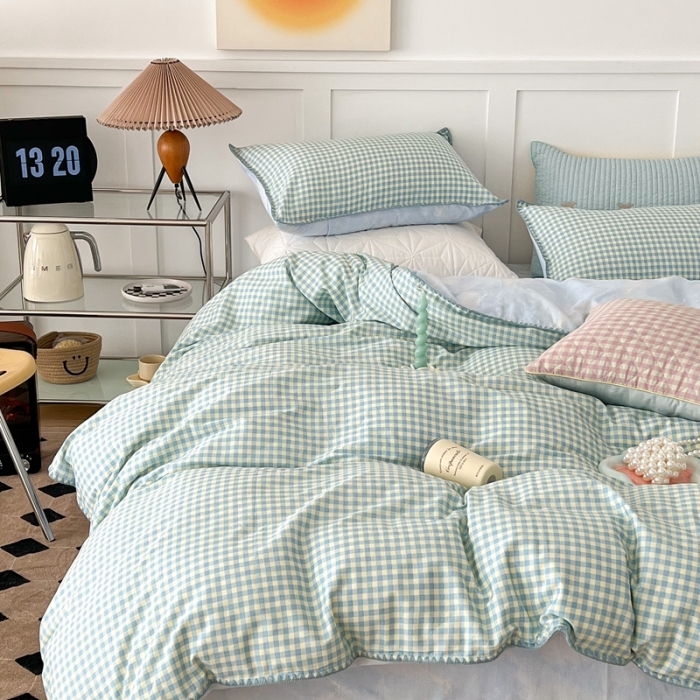 91家纺网 家纺一手货源 找家纺 昔可家纺 2022新款全棉贝壳三角针格子款四件套 奶蓝格