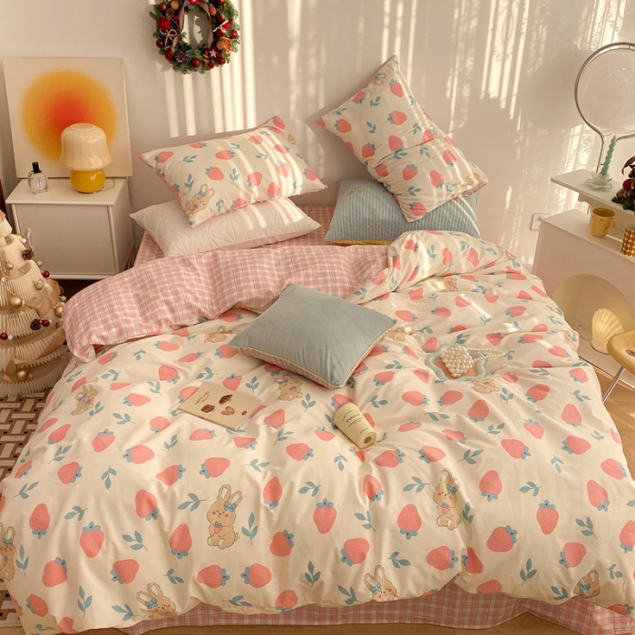 91家纺网 家纺一手货源 找家纺 昔可家纺 2022新款13372普通款四件套 草莓兔