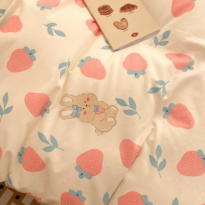 91家纺网 家纺一手货源 找家纺 昔可家纺 2022新款13372普通款四件套 草莓兔