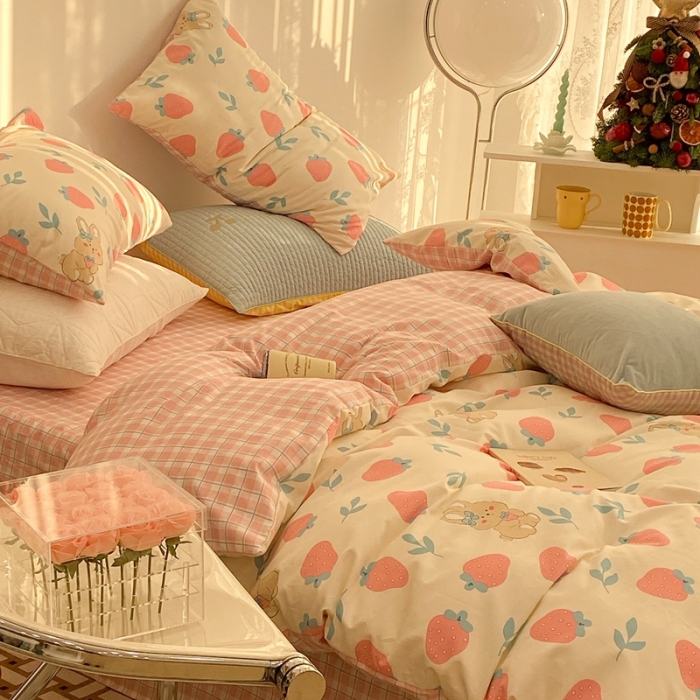 91家纺网 家纺一手货源 找家纺 昔可家纺 2022新款13372普通款四件套 草莓兔