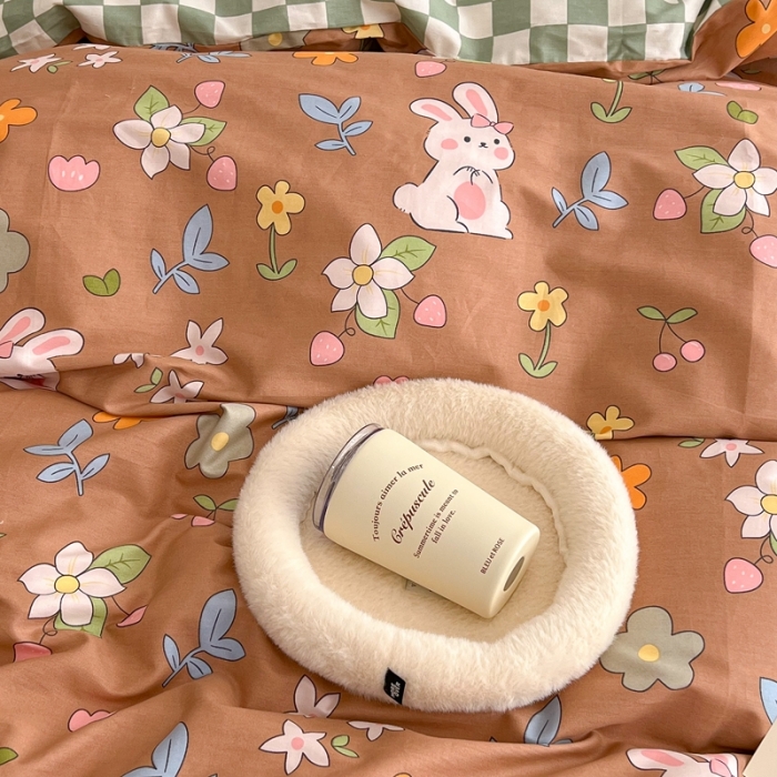 91家纺网 家纺一手货源 找家纺 昔可家纺 2022新款13372普通款四件套 花花兔宝咖