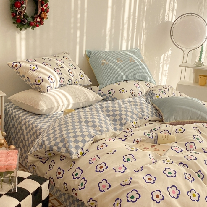 91家纺网 家纺一手货源 找家纺 昔可家纺 2022新款13372普通款四件套 棋盘克莱因蓝花