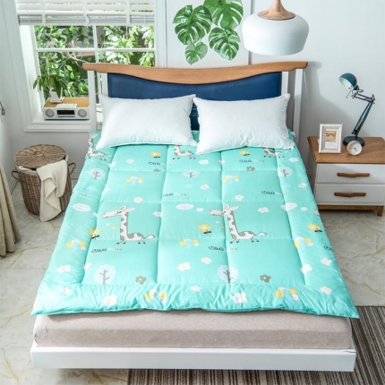 91家纺网 家纺一手货源 找家纺 梦莱发被业 2025新款芦荟棉软垫被 小鹿