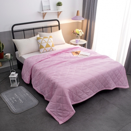 91家纺网 家纺一手货源 找家纺 梦莱发 2025新款钻石绒夏被 粉色