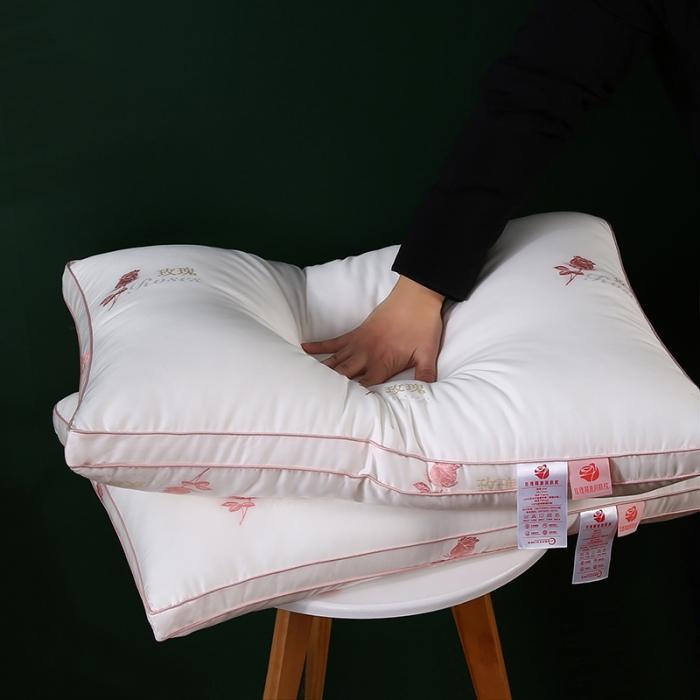 91家纺网 家纺一手货源 找家纺 2022新款天丝玫瑰精油仪征羽丝绒酒店枕芯护颈枕头单人软枕