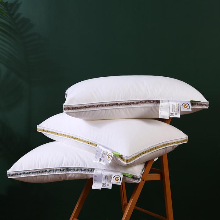 91家纺网 家纺一手货源 找家纺 2022全棉133*100防羽布小清新仪征羽丝绒枕头单人枕芯