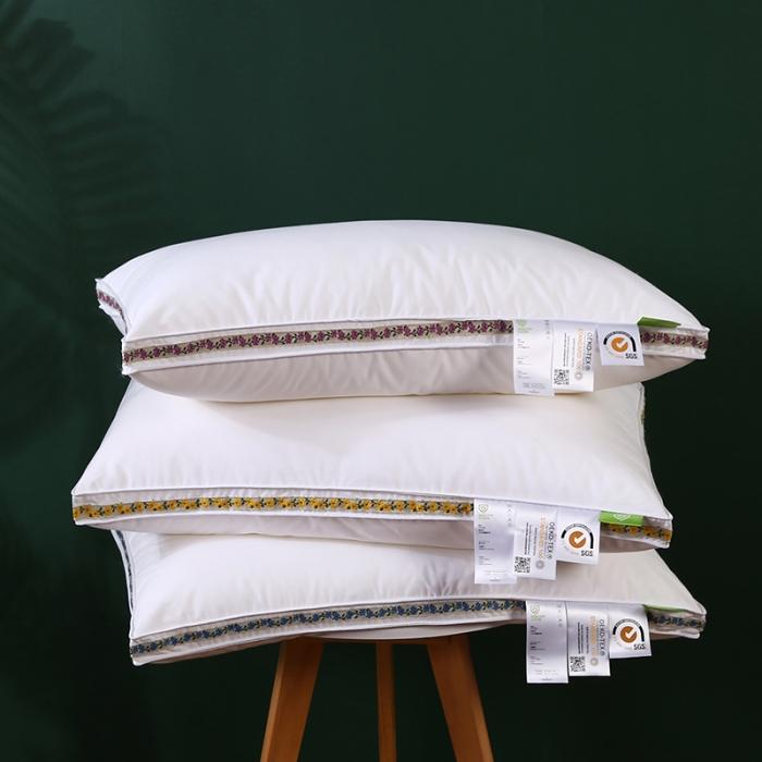 91家纺网 家纺一手货源 找家纺 2022全棉133*100防羽布小清新仪征羽丝绒枕头单人枕芯