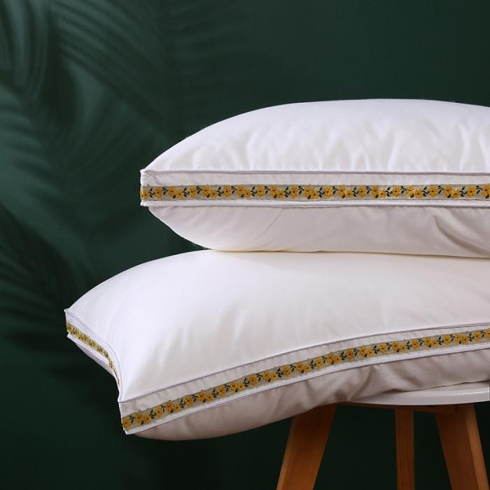 91家纺网 家纺一手货源 找家纺 2022全棉133*100防羽布小清新仪征羽丝绒枕头单人枕芯