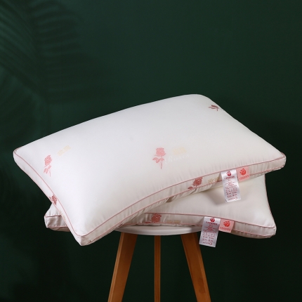 91家纺网 家纺一手货源 找家纺 2022新款天丝玫瑰精油仪征羽丝绒酒店枕芯护颈枕头单人软枕