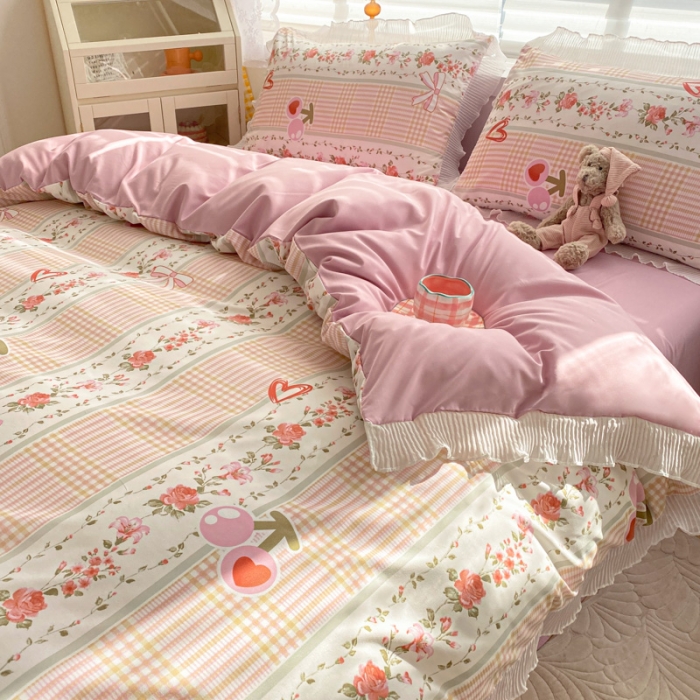 91家纺网 家纺一手货源 找家纺 琪格格纺织 2022新款水洗棉蕾丝褶皱花边款四件套 樱桃玫瑰