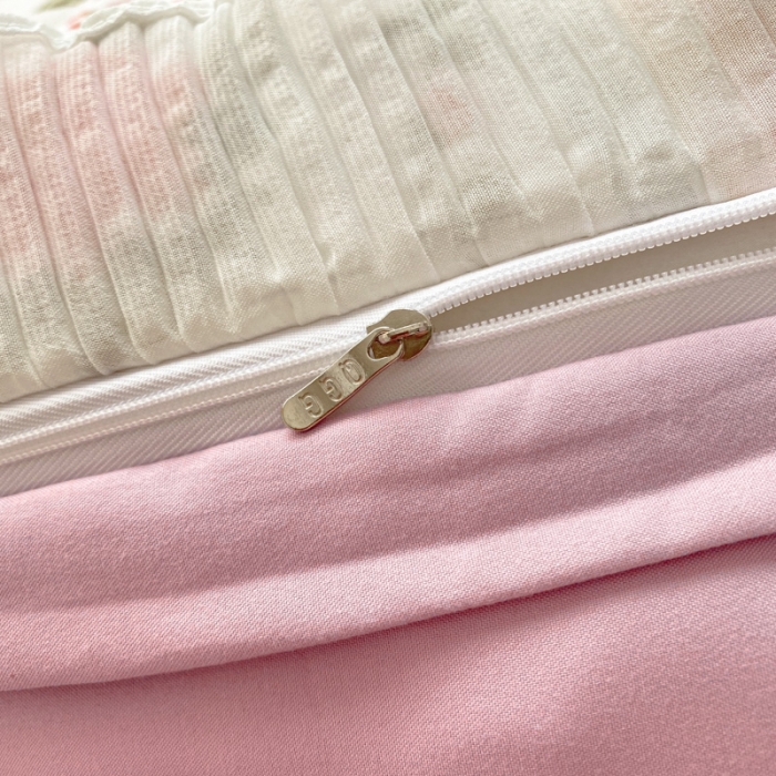 91家纺网 家纺一手货源 找家纺 琪格格纺织 2022新款水洗棉蕾丝褶皱花边款四件套 樱桃玫瑰