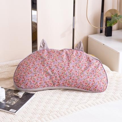 91家纺网 家纺一手货源 找家纺 明星枕业 2022新款全棉猫耳朵荞麦壳枕头 猫耳朵粉碎花