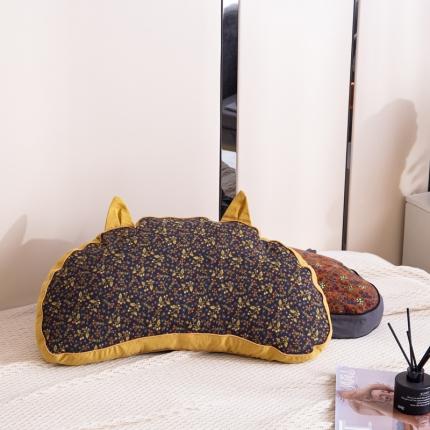 91家纺网 家纺一手货源 找家纺 明星枕业 2022新款全棉猫耳朵荞麦壳枕头 猫耳朵深蓝花