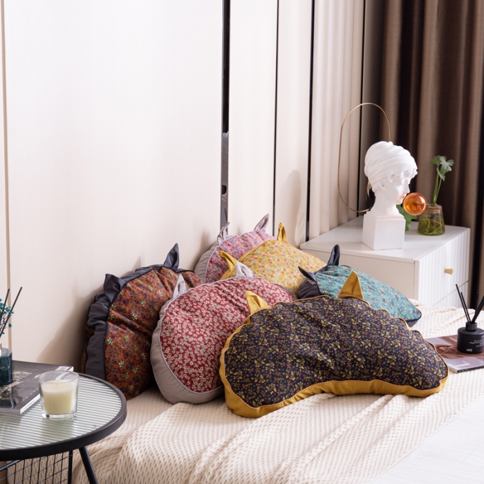 91家纺网 家纺一手货源 找家纺 明星枕业 2022新款全棉猫耳朵荞麦壳枕头 猫耳朵深蓝花