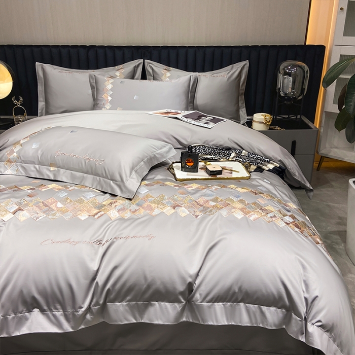 91家纺网 家纺一手货源 找家纺 魅都 100阿克苏长绒棉刺绣轻奢风四件套 铂金爱马 浅灰