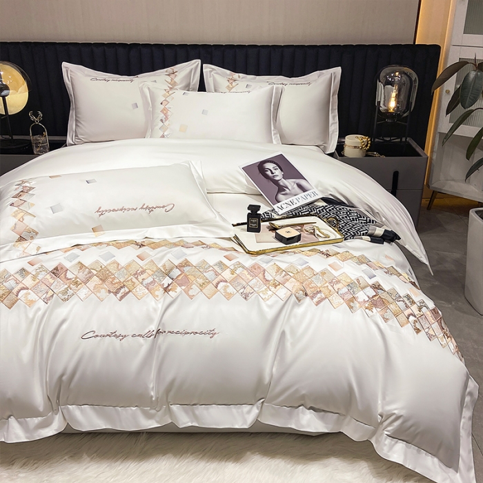 91家纺网 家纺一手货源 找家纺 魅都 100阿克苏长绒棉刺绣轻奢风四件套 铂金爱马 椰奶白