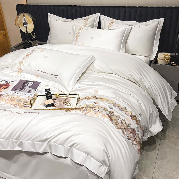 91家纺网 家纺一手货源 找家纺 魅都 100阿克苏长绒棉刺绣轻奢风四件套 铂金爱马 椰奶白