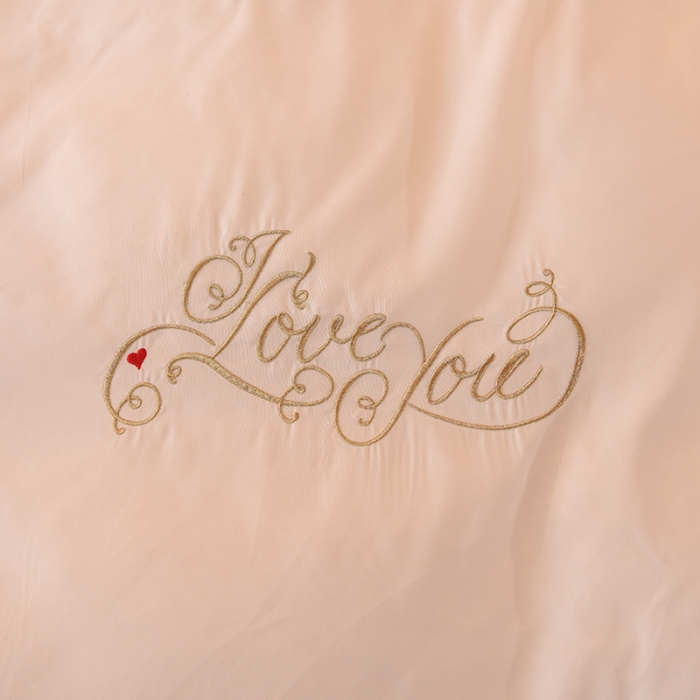 91家纺网 家纺一手货源 找家纺 欧冠 2022新款潮系列爱巢款床裙款刺绣四件套 粉白