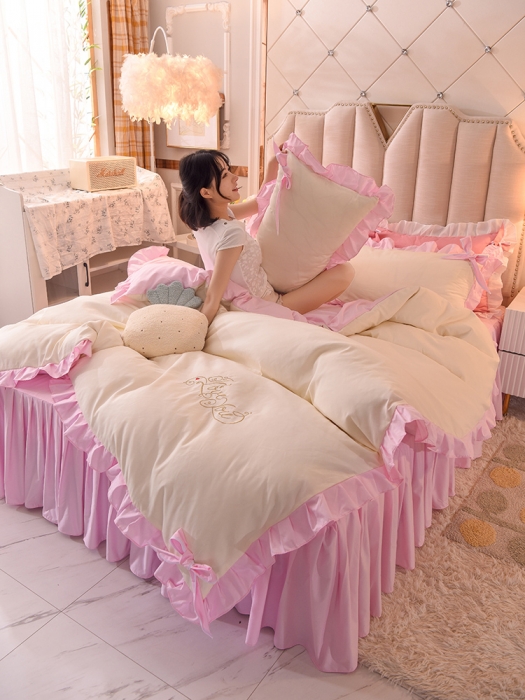 91家纺网 家纺一手货源 找家纺 欧冠 2022新款潮系列爱巢款床裙款刺绣四件套 粉白