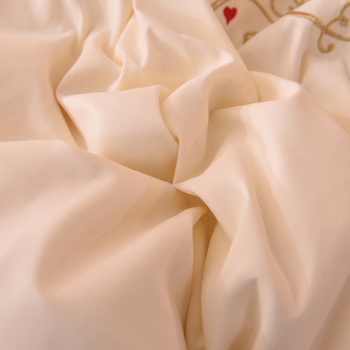 91家纺网 家纺一手货源 找家纺 欧冠 2022新款潮系列爱巢款床裙款刺绣四件套 粉白