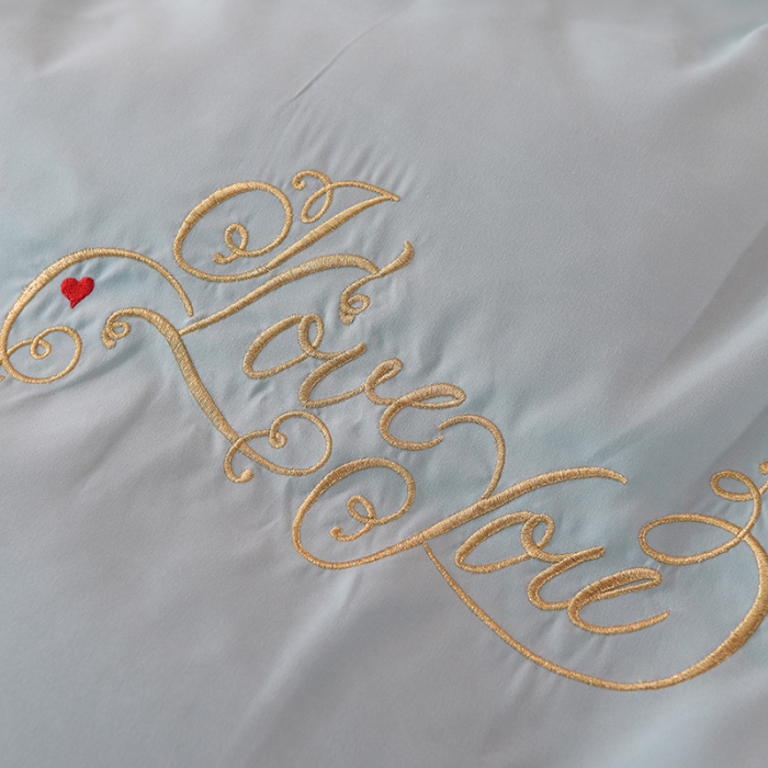 91家纺网 家纺一手货源 找家纺 欧冠 2022新款潮系列爱巢款床裙款刺绣四件套 兰粉