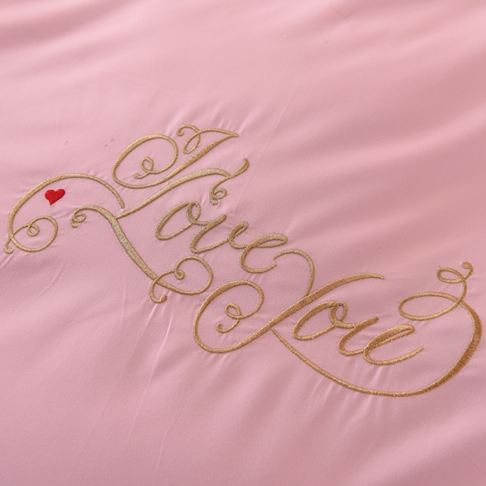 91家纺网 家纺一手货源 找家纺 欧冠 2022新款潮系列爱巢款床裙款刺绣四件套 浅粉