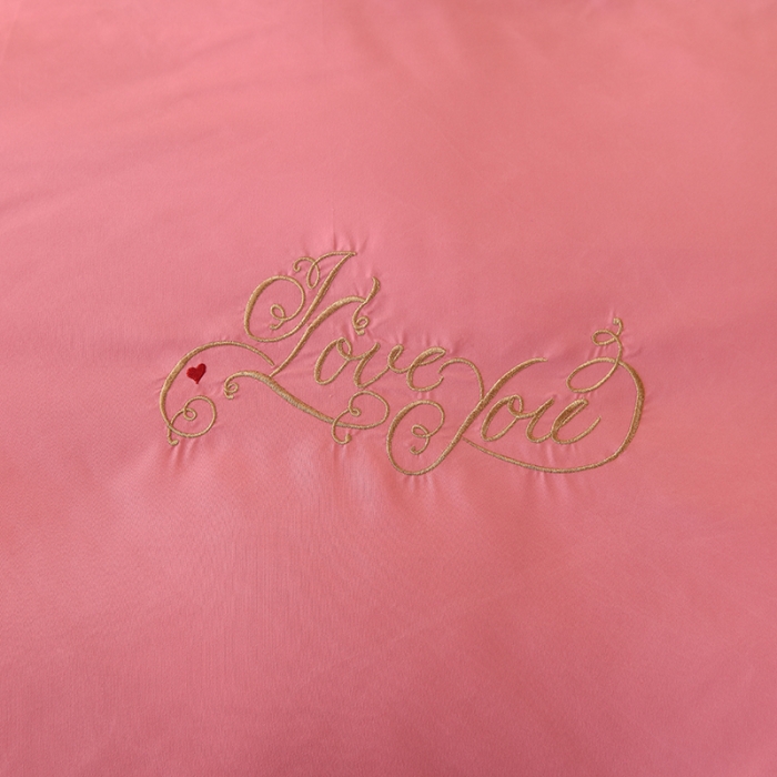 91家纺网 家纺一手货源 找家纺 欧冠 2022新款潮系列爱巢款床裙款刺绣四件套 深粉