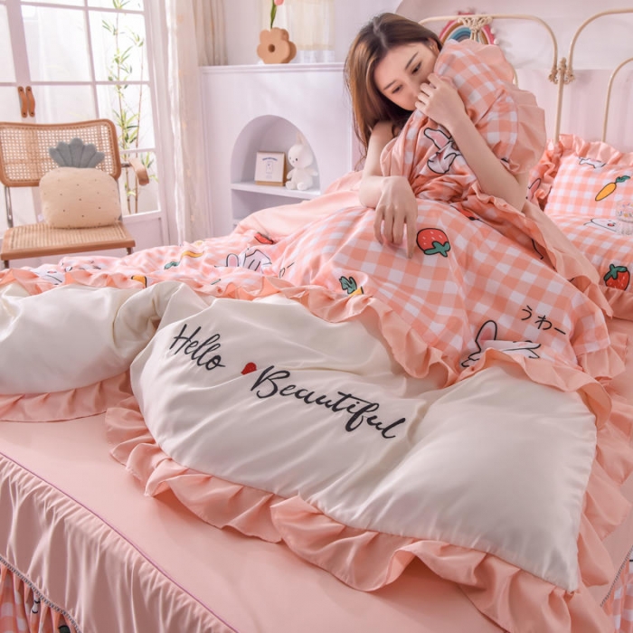 91家纺网 家纺一手货源 找家纺 欧冠 2022新款水洗真丝床裙款刺绣印花四件套 小白兔