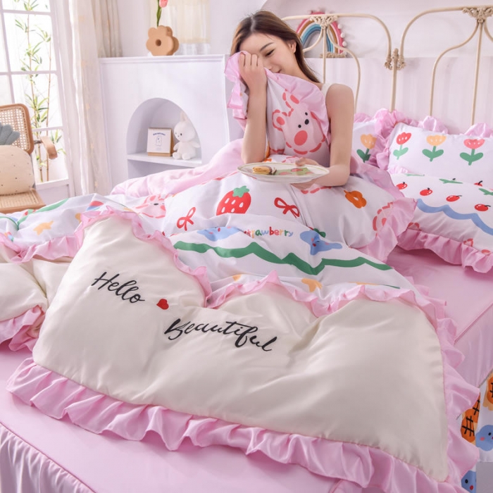 91家纺网 家纺一手货源 找家纺 欧冠 2022新款水洗真丝床裙款刺绣印花四件套 小草莓