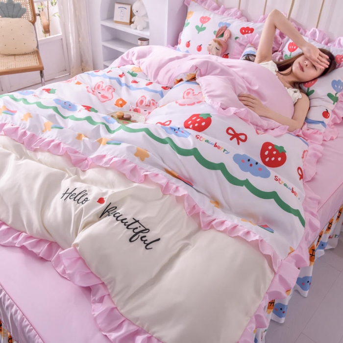 91家纺网 家纺一手货源 找家纺 欧冠 2022新款水洗真丝床裙款刺绣印花四件套 小草莓