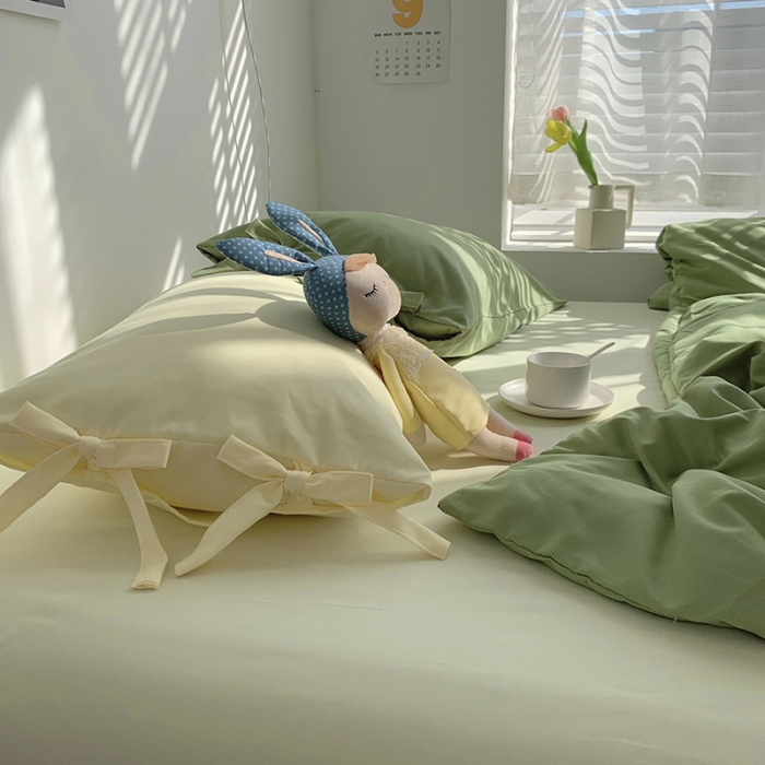 91家纺网 家纺一手货源 找家纺 曼谷家纺 新款美棉磨毛纯色系带混搭拼色蝴蝶结四件套 豆绿芝士（系带款）