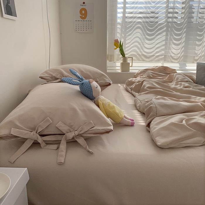 91家纺网 家纺一手货源 找家纺 曼谷家纺 新款美棉磨毛纯色系带混搭拼色蝴蝶结四件套 奶茶（系带款）