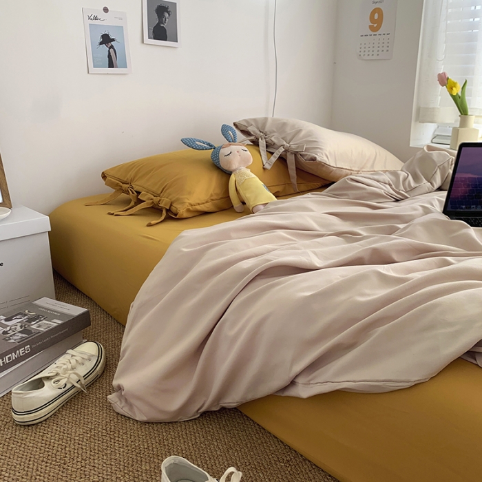 91家纺网 家纺一手货源 找家纺 曼谷家纺 新款美棉磨毛纯色系带混搭拼色蝴蝶结四件套 奶茶杏黄（系带款）