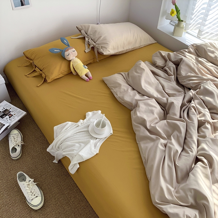 91家纺网 家纺一手货源 找家纺 曼谷家纺 新款美棉磨毛纯色系带混搭拼色蝴蝶结四件套 奶茶杏黄（系带款）