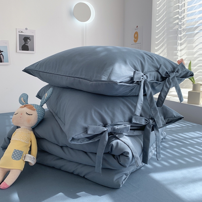 91家纺网 家纺一手货源 找家纺 曼谷家纺 新款美棉磨毛纯色系带混搭拼色蝴蝶结四件套 浅石蓝（系带款）