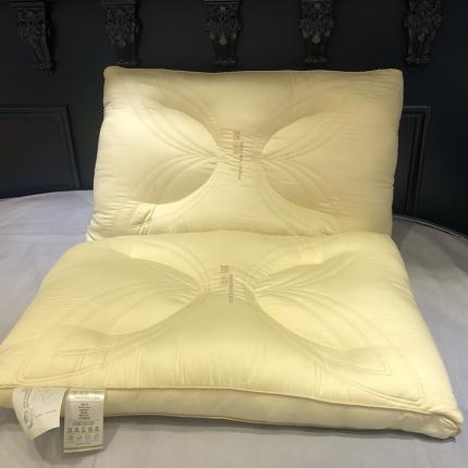 91家纺网 家纺一手货源 找家纺 （总）剑桥枕业 2022新款臻丝蝴蝶款羽丝枕一只