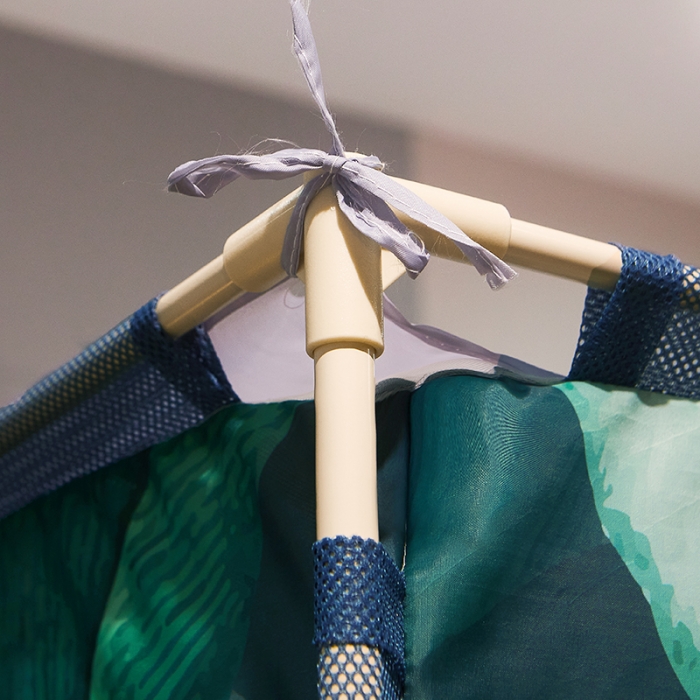 91家纺网 家纺一手货源 找家纺 2022新款外穿坐床式蚊帐儿童防摔防蚊拉链方帐铁艺加厚加固支架睡帐 热带雨林