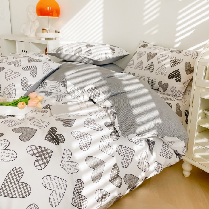 91家纺网 家纺一手货源 找家纺 沐辰 2022新款全棉13372系列印花四件套 爱心格格