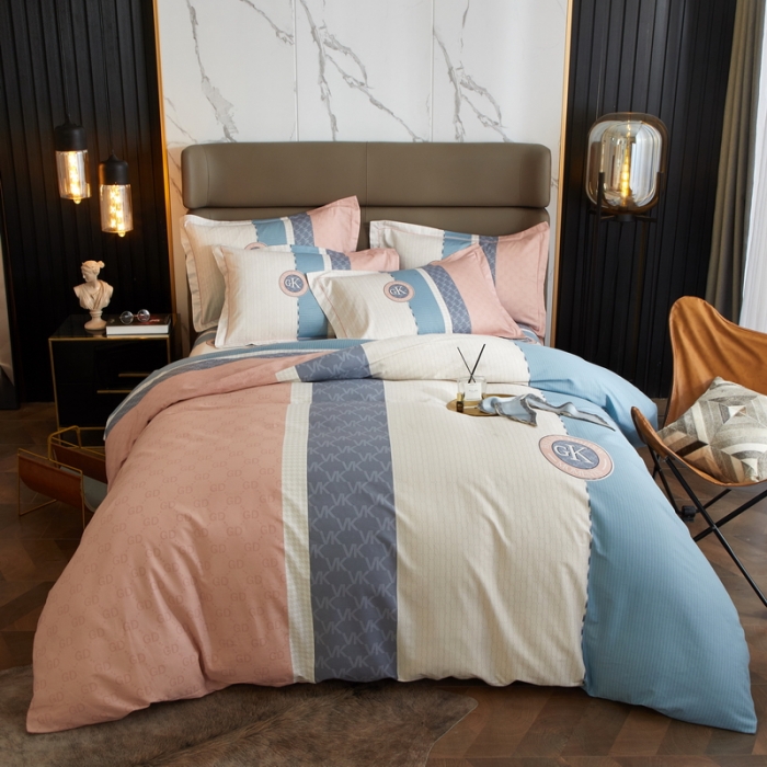 91家纺网 家纺一手货源 找家纺 金纱玉纺 2022新款全棉13372大版印花四件套 帝诺-粉