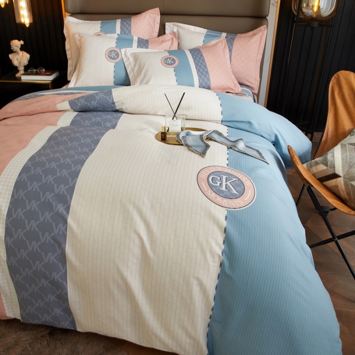 91家纺网 家纺一手货源 找家纺 金纱玉纺 2022新款全棉13372大版印花四件套 帝诺-粉