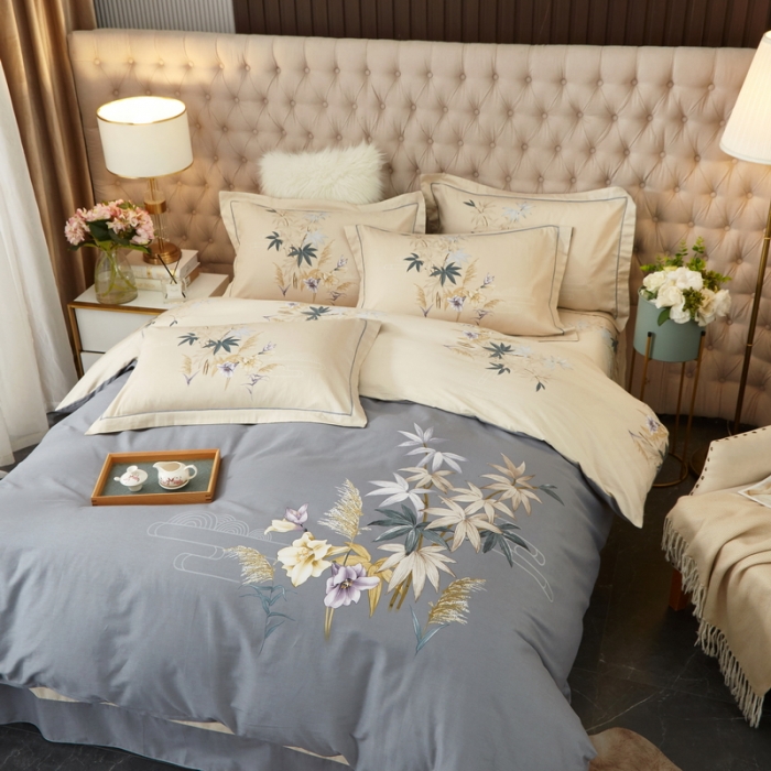 91家纺网 家纺一手货源 找家纺 金纱玉纺 2022新款全棉13372大版印花四件套 莱茵春色-灰