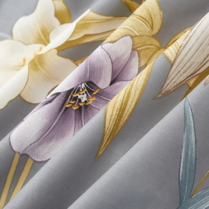 91家纺网 家纺一手货源 找家纺 金纱玉纺 2022新款全棉13372大版印花四件套 莱茵春色-灰