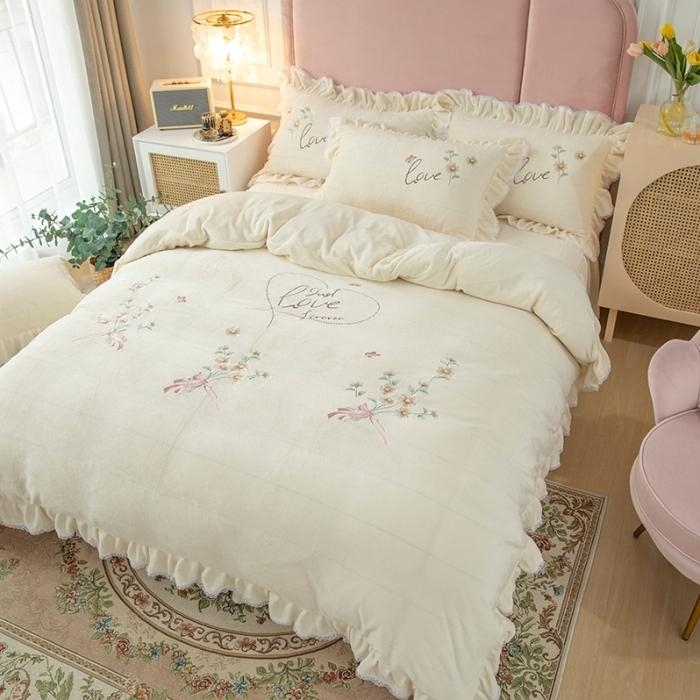 91家纺网 家纺一手货源 找家纺 （总）亲亲公主 2025新款高端牛奶绒刺绣四件套