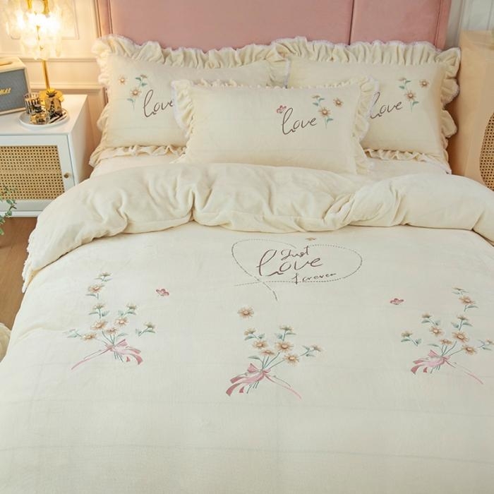 91家纺网 家纺一手货源 找家纺 （总）亲亲公主 2025新款高端牛奶绒刺绣四件套