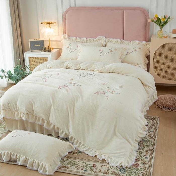 91家纺网 家纺一手货源 找家纺 （总）亲亲公主 2025新款高端牛奶绒刺绣四件套