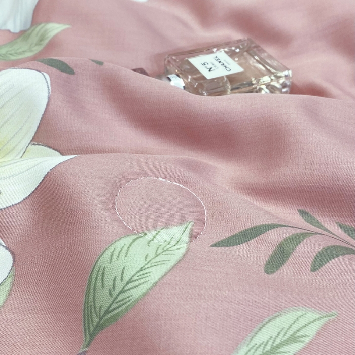 91家纺网 家纺一手货源 找家纺 娇逸家居 2022新款40天丝莫代尔镂空款夏凉被 花韵