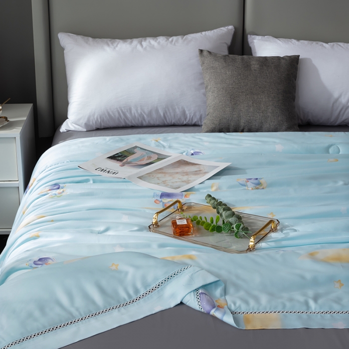 91家纺网 家纺一手货源 找家纺 娇逸家居 2022新款40天丝莫代尔镂空款夏凉被 漫游太空