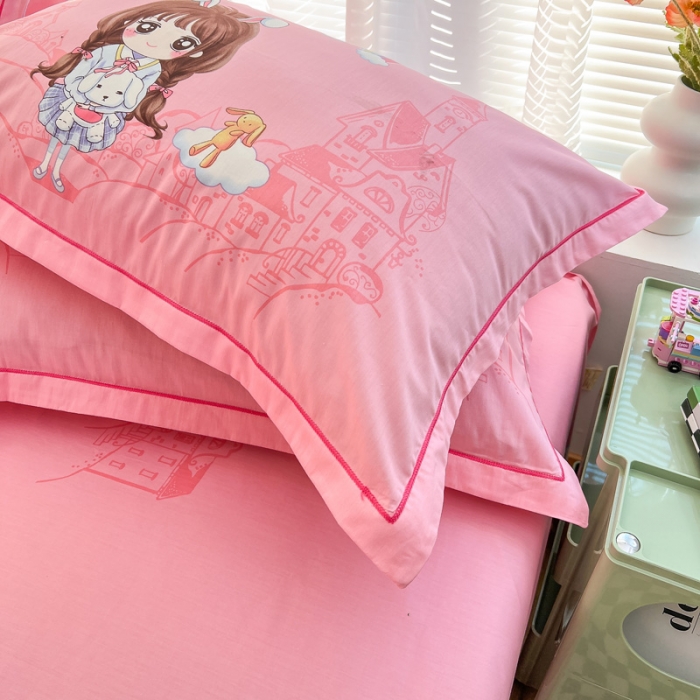 91家纺网 家纺一手货源 找家纺 金爱家 2023新款大版纯棉卡通四件套 彩虹女孩-粉